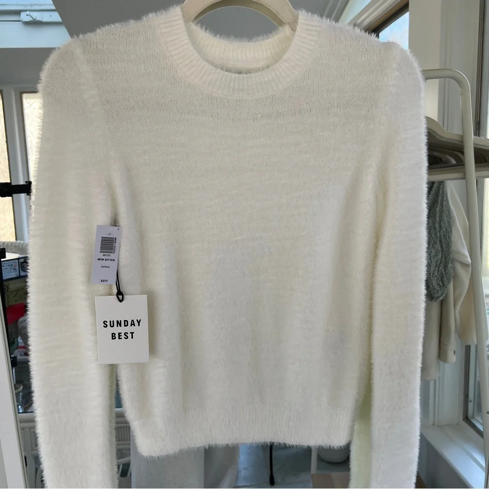 NWT Aritzia Sunday Best New Kitten Sweater Espace - Picture 6 of 9